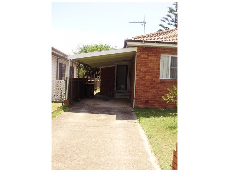 2/34 Kurrajong Rd, Windang NSW 2528