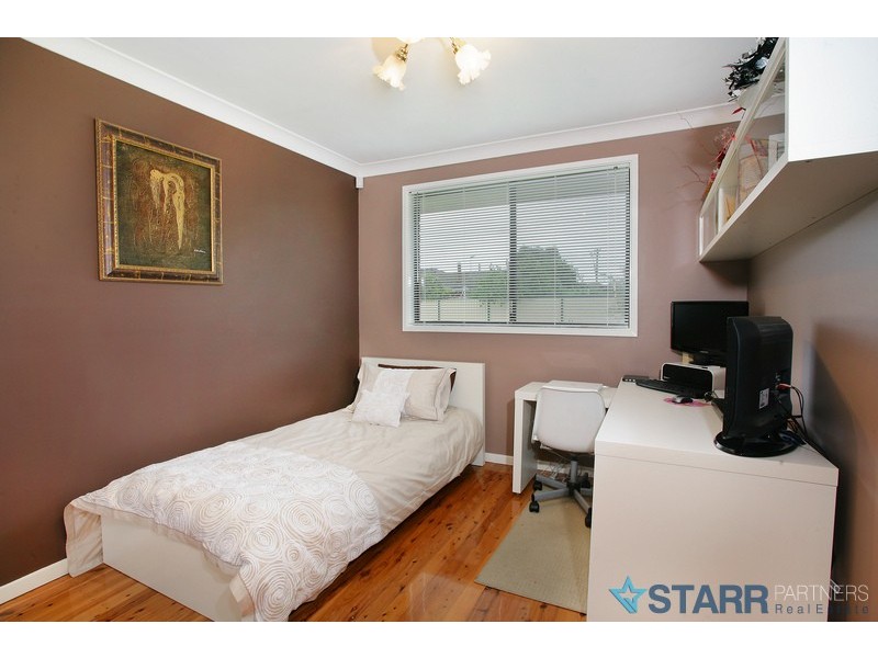 70 Ikara Cr, Moorebank NSW 2170