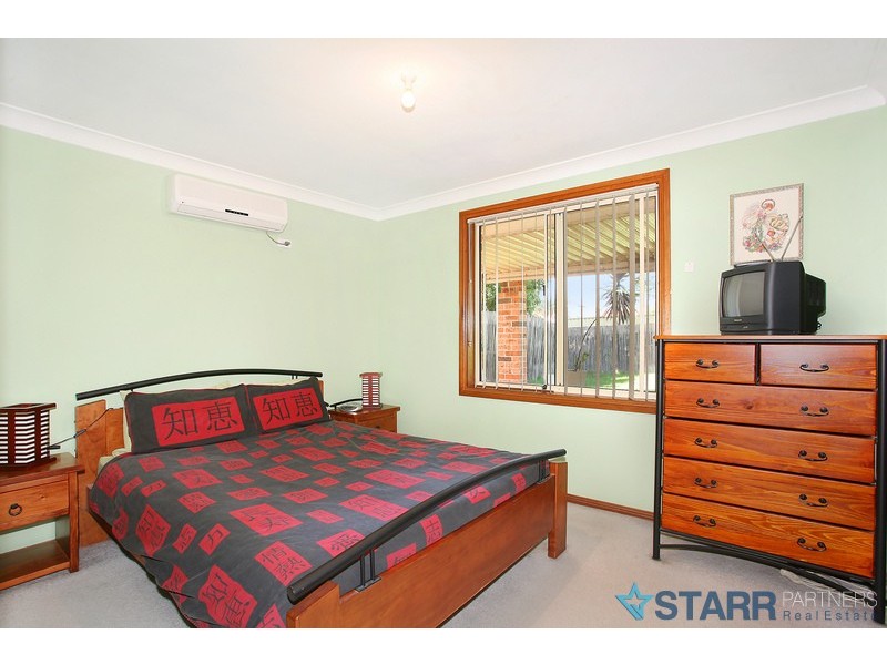 2/10 Durack Pl, Casula NSW 2170