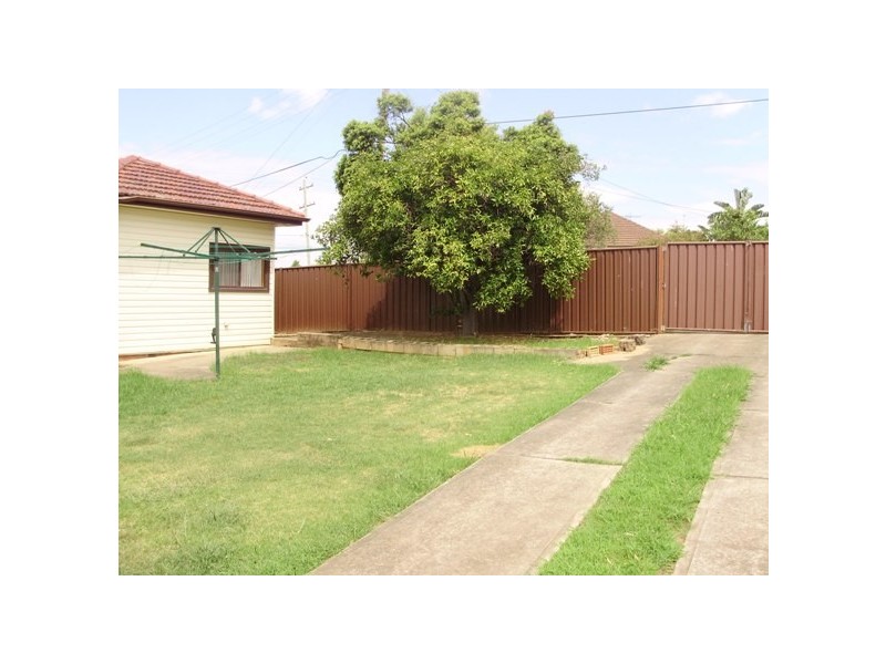 7 McGowan Cres, Liverpool NSW 2170