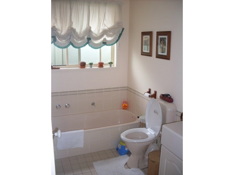 46 Tamworth Cres, Hoxton Park NSW 2171