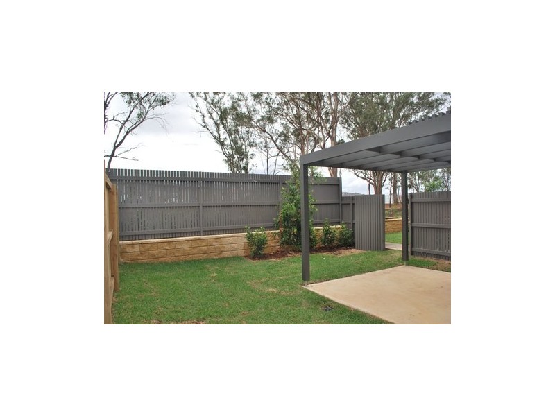 18 Tyne Walk  Rd, Glenfield NSW 2167