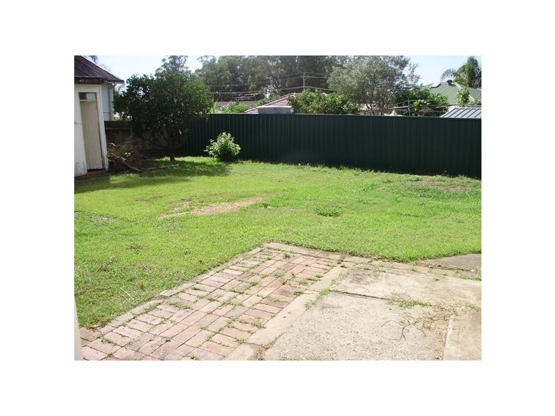 38 Reserve Rd, Casula NSW 2170