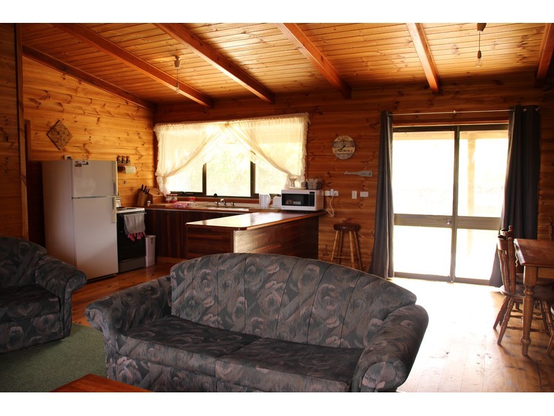 6 Neil Black Street East, Nelson VIC 3292