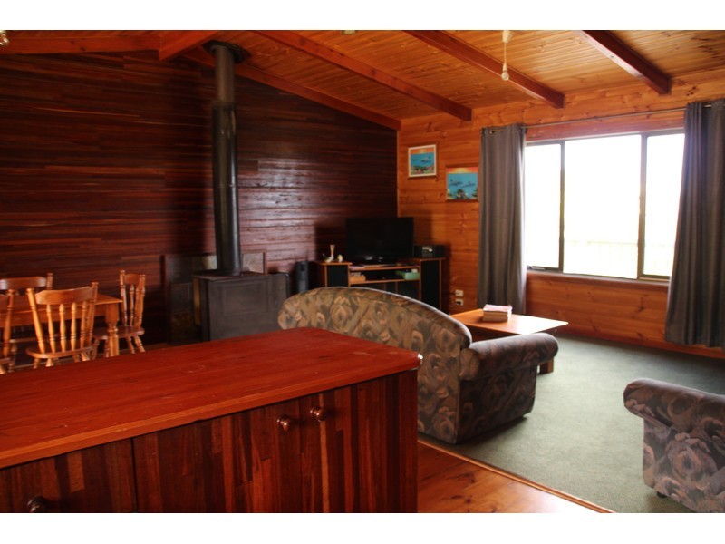 6 Neil Black Street East, Nelson VIC 3292