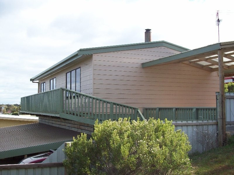 6 Neil Black Street East, Nelson VIC 3292