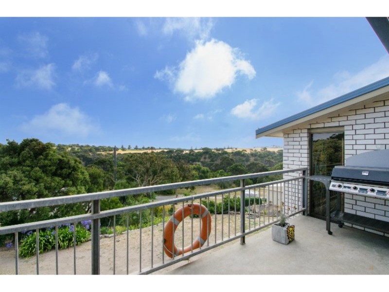 26 Moonah Avenue, Nelson VIC 3292