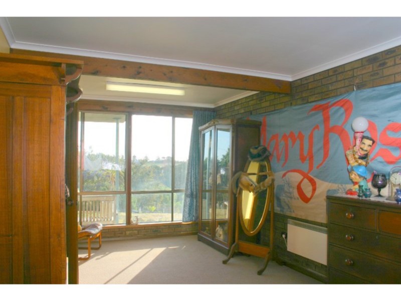 26 Moonah Avenue, Nelson VIC 3292