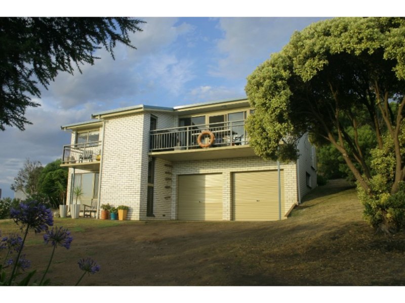 26 Moonah Avenue, Nelson VIC 3292
