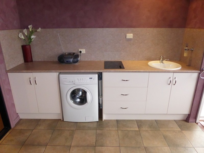 27 Moonah Avenue, Nelson VIC 3292