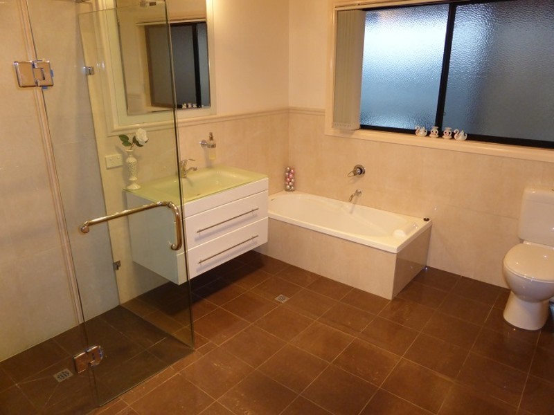 27 Moonah Avenue, Nelson VIC 3292