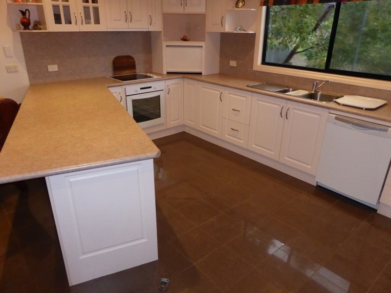 27 Moonah Avenue, Nelson VIC 3292