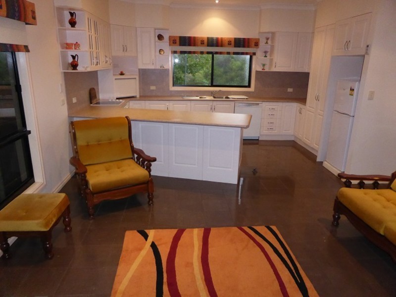 27 Moonah Avenue, Nelson VIC 3292