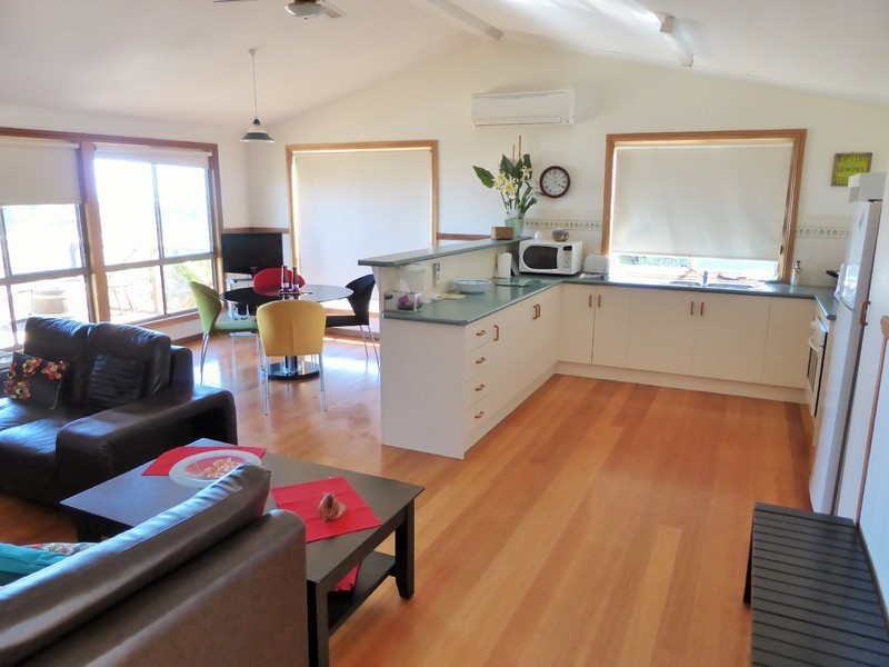 10 Meredith Street, Nelson VIC 3292