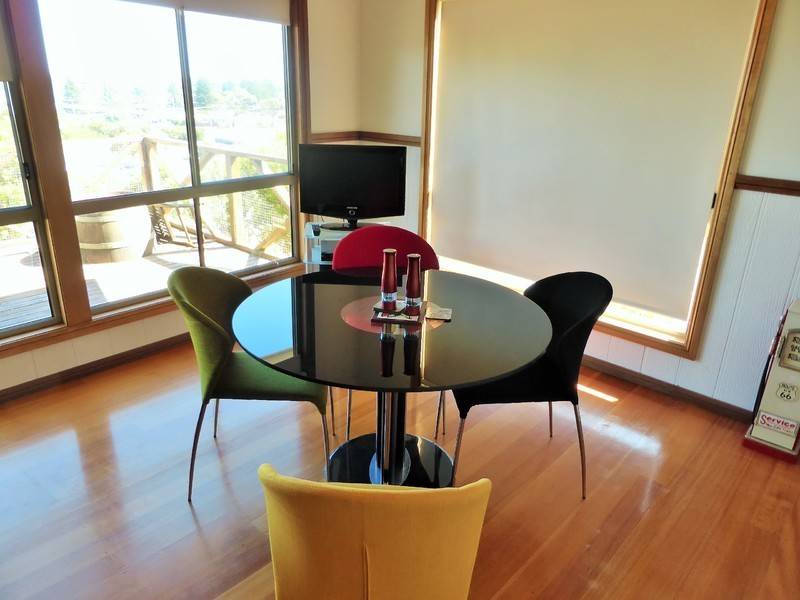 10 Meredith Street, Nelson VIC 3292