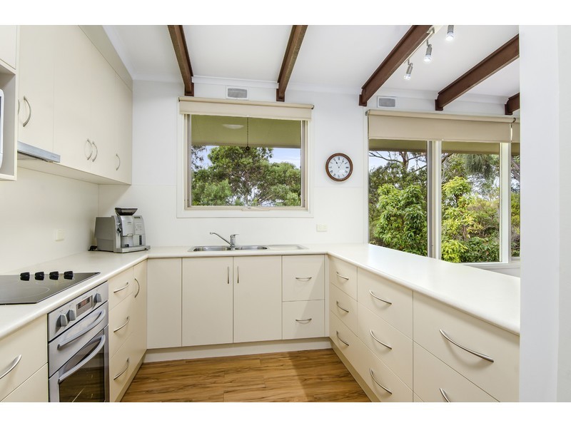6 Tea Tree Road, Nelson VIC 3292
