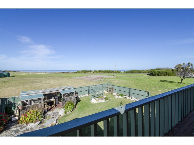 12 Racketts Road, Pelican Point SA 5291