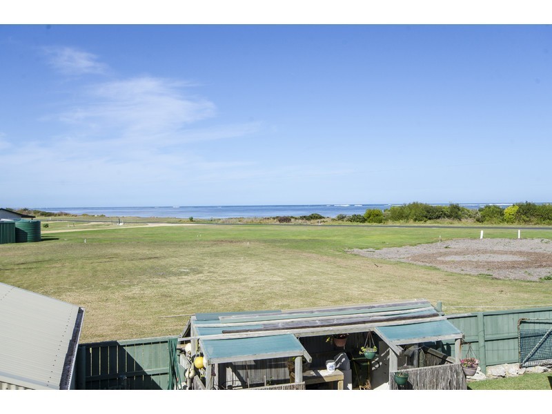 12 Racketts Road, Pelican Point SA 5291