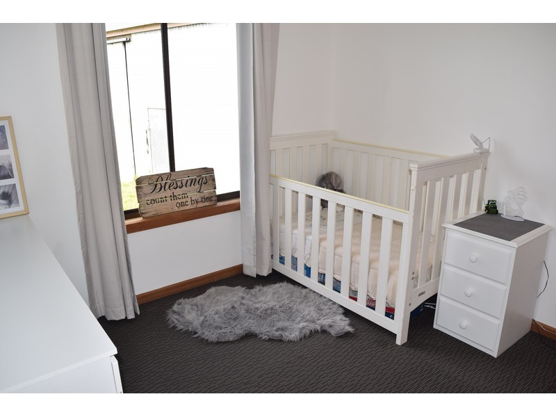 1 Cowell Street, Tarpeena SA 5277