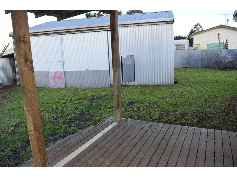 1 Cowell Street, Tarpeena SA 5277