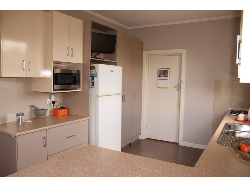 2 Holloway  Crescent, Mount Gambier SA 5290