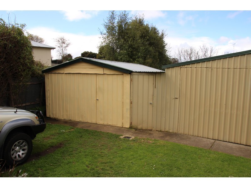 2 Holloway  Crescent, Mount Gambier SA 5290