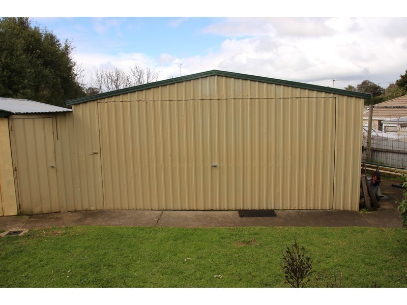 2 Holloway  Crescent, Mount Gambier SA 5290
