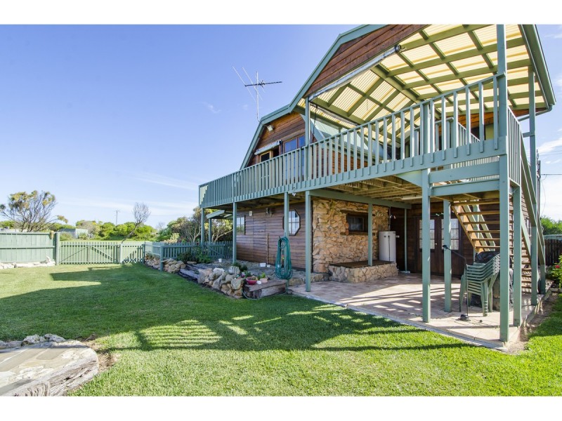 12 Racketts Road, Pelican Point SA 5291