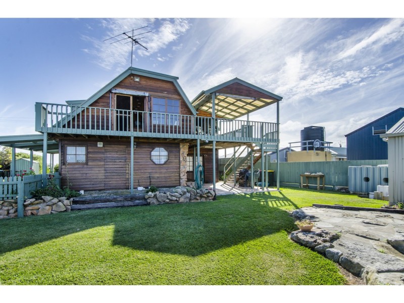 12 Racketts Road, Pelican Point SA 5291