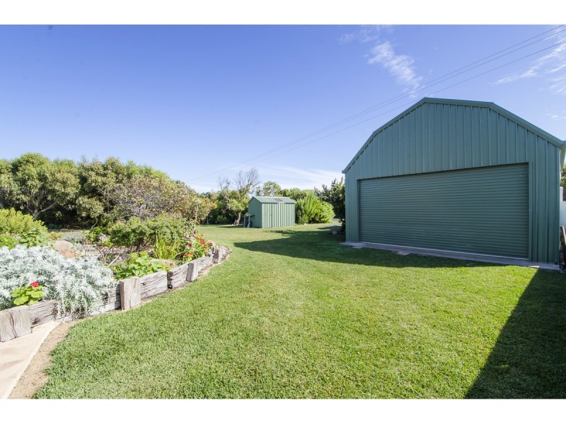 12 Racketts Road, Pelican Point SA 5291