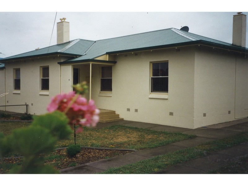 4 Waterhouse Street, Mount Gambier SA 5290