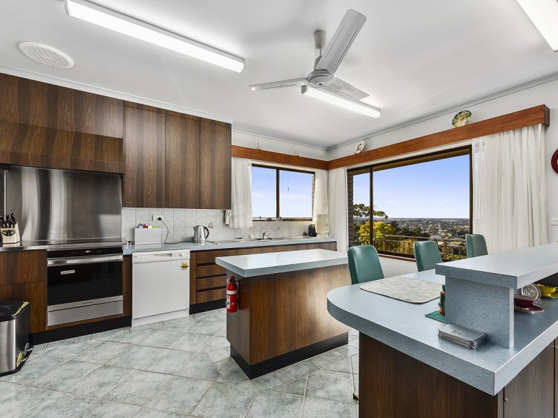 57 Lake Terrace West, Mount Gambier SA 5290