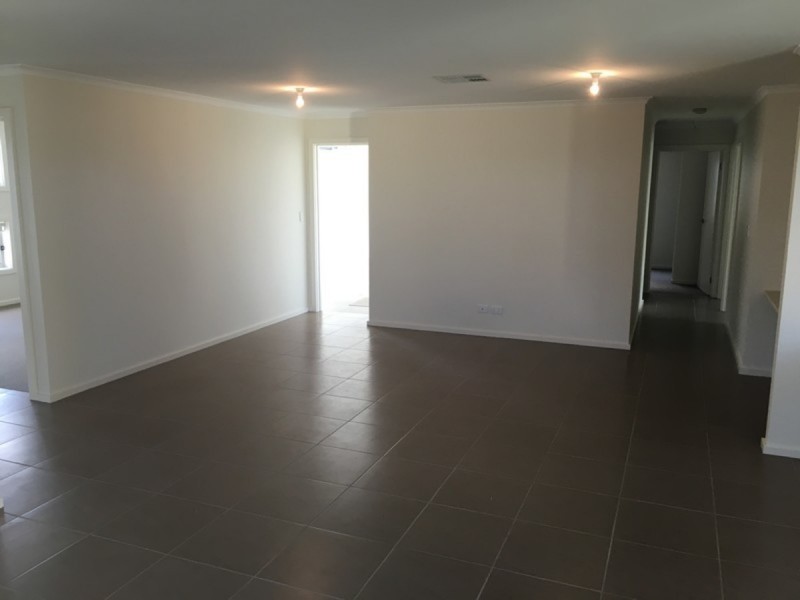 18 Telopea Court, Worrolong SA 5291