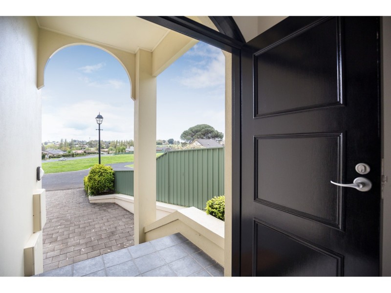 11 Bellaire Close, Mount Gambier SA 5290