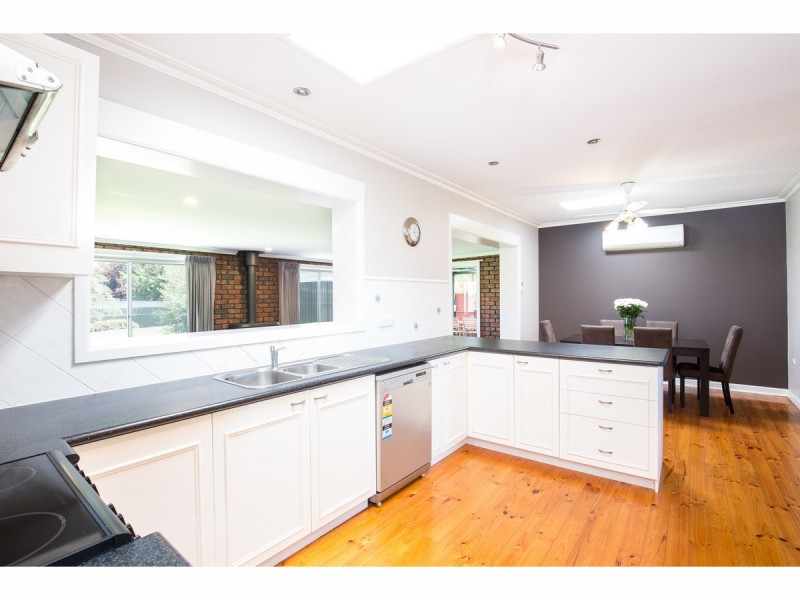 11 Sutton Avenue, Mount Gambier SA 5290