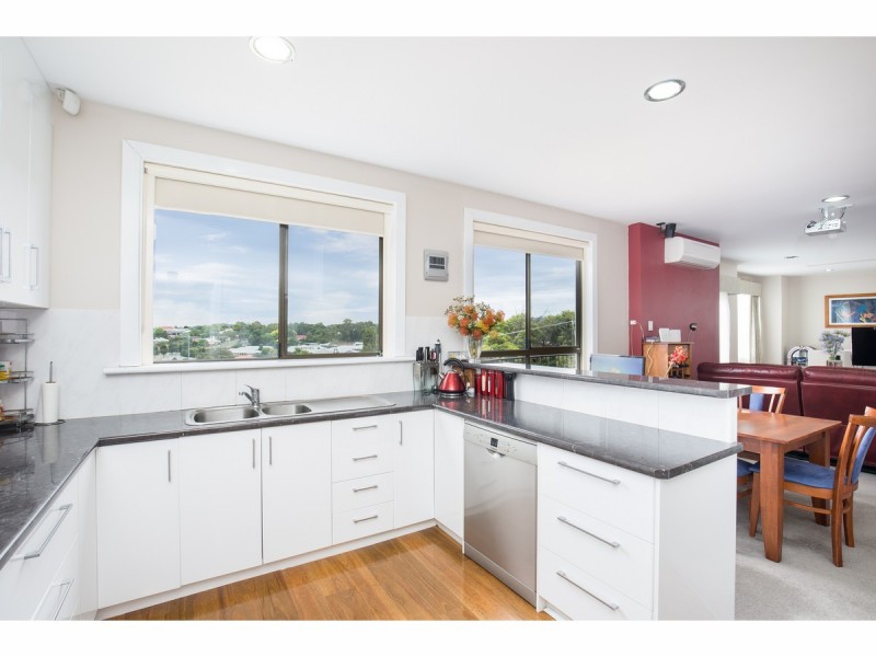 10 Sinclair Street, Mount Gambier SA 5290