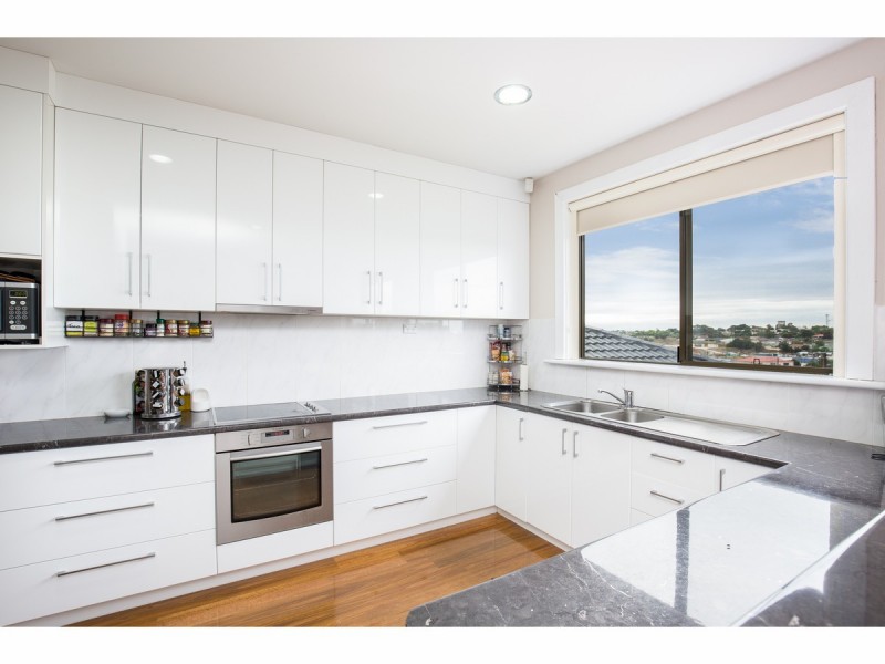 10 Sinclair Street, Mount Gambier SA 5290