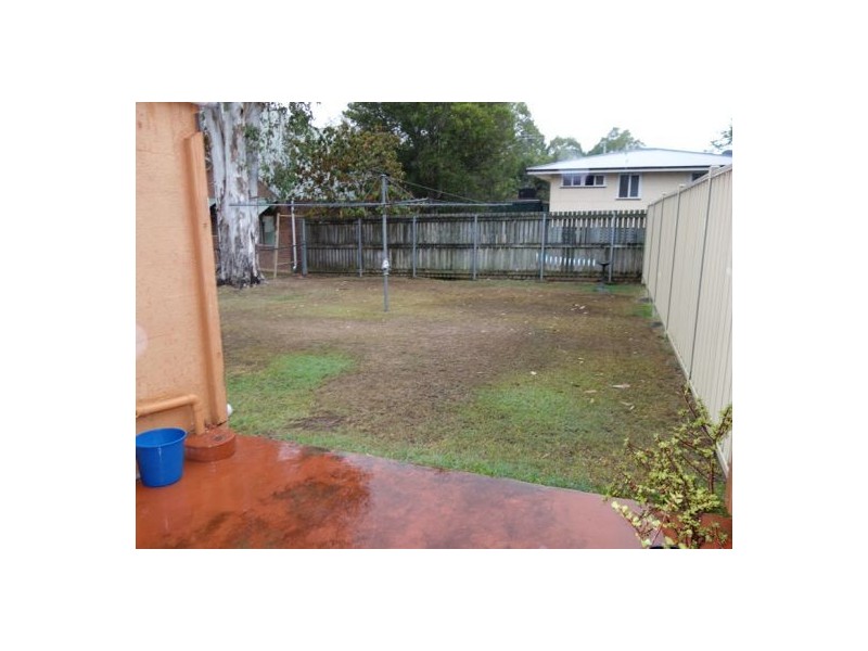 31 Neil Street, Southside QLD 4570