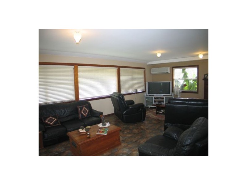 16 Charles Place, Curra QLD 4570