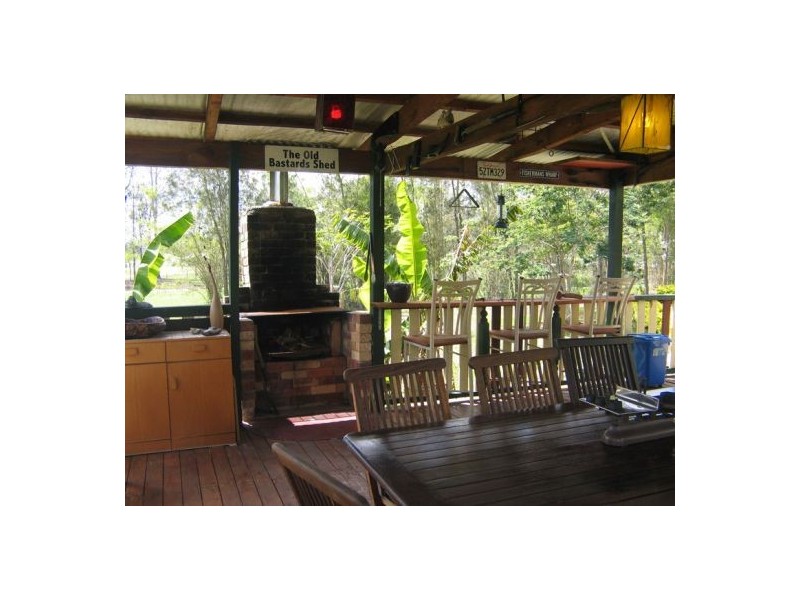 16 Charles Place, Curra QLD 4570