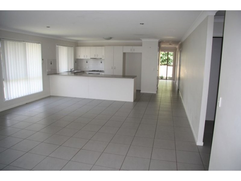 44 Bushland Drive, Southside QLD 4570