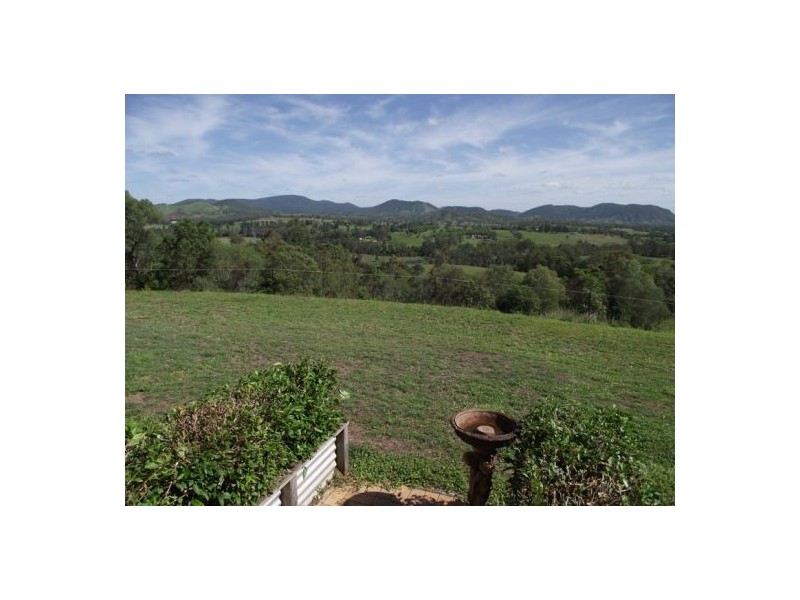 Mcintosh Creek QLD 4570