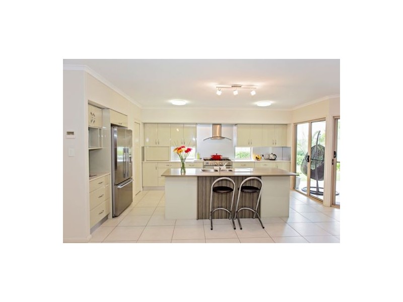 32 Directors Circuit, Jones Hill QLD 4570