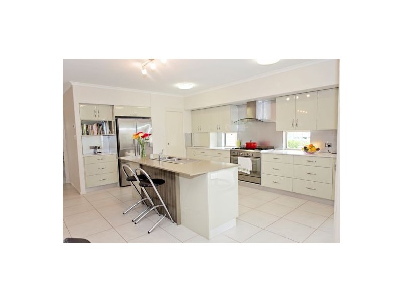 32 Directors Circuit, Jones Hill QLD 4570