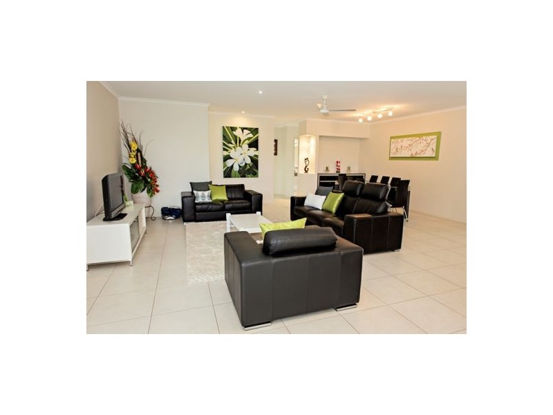 32 Directors Circuit, Jones Hill QLD 4570
