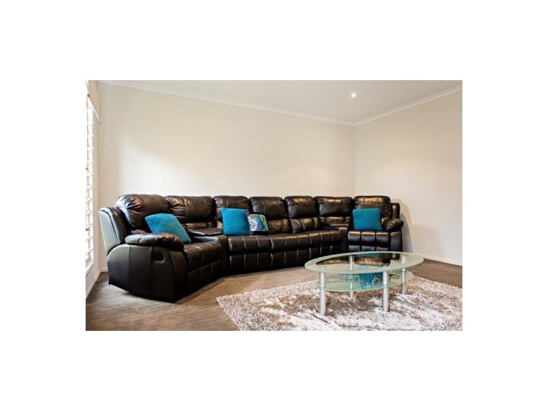 32 Directors Circuit, Jones Hill QLD 4570