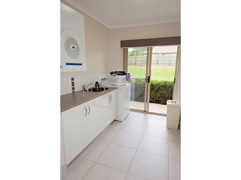 32 Directors Circuit, Jones Hill QLD 4570