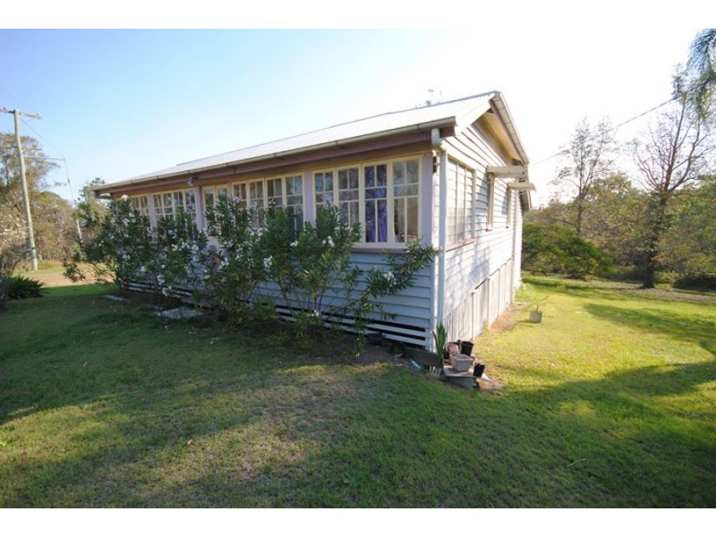 40 Spring Rd, Victory Heights QLD 4570