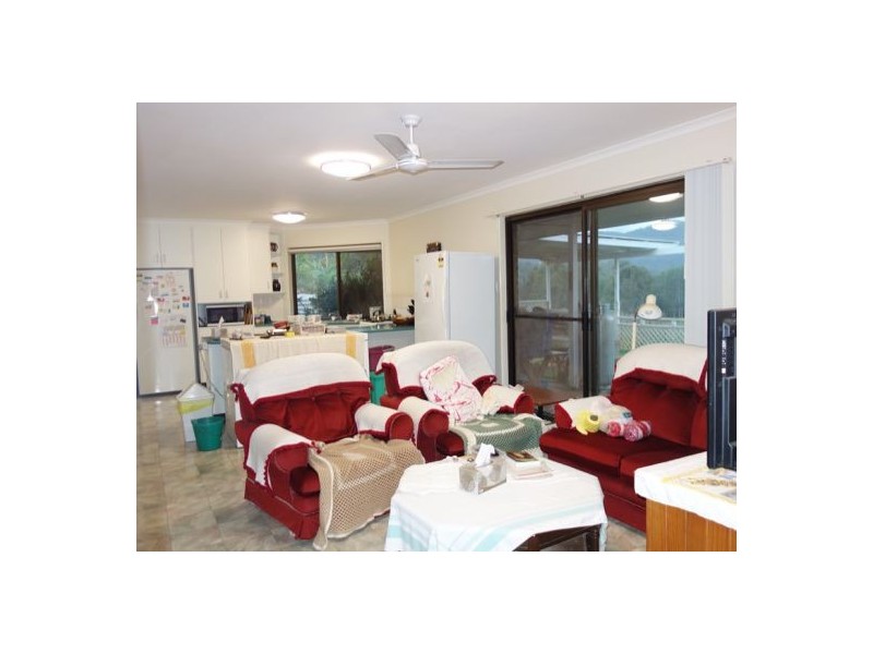 32 Limestone Drive, Widgee QLD 4570