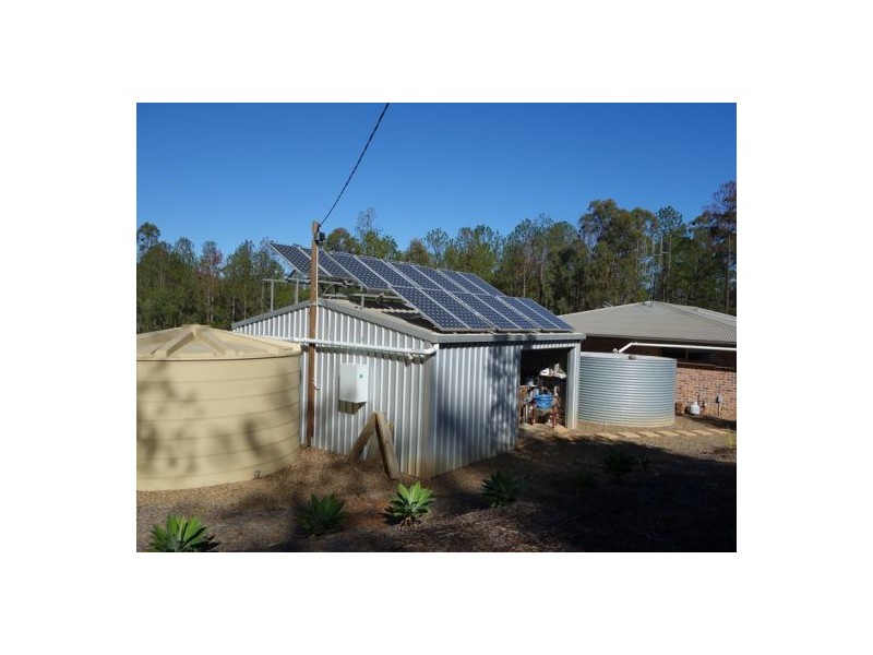 904 Neerdie Road, Glenwood QLD 4570